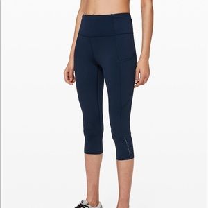lululemon navy cropped running leggings